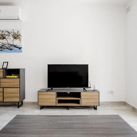 F12 Room 1, Private Room Two Single Beds Shared Bathroom In Shared Flat ムサイダ エクステリア 写真