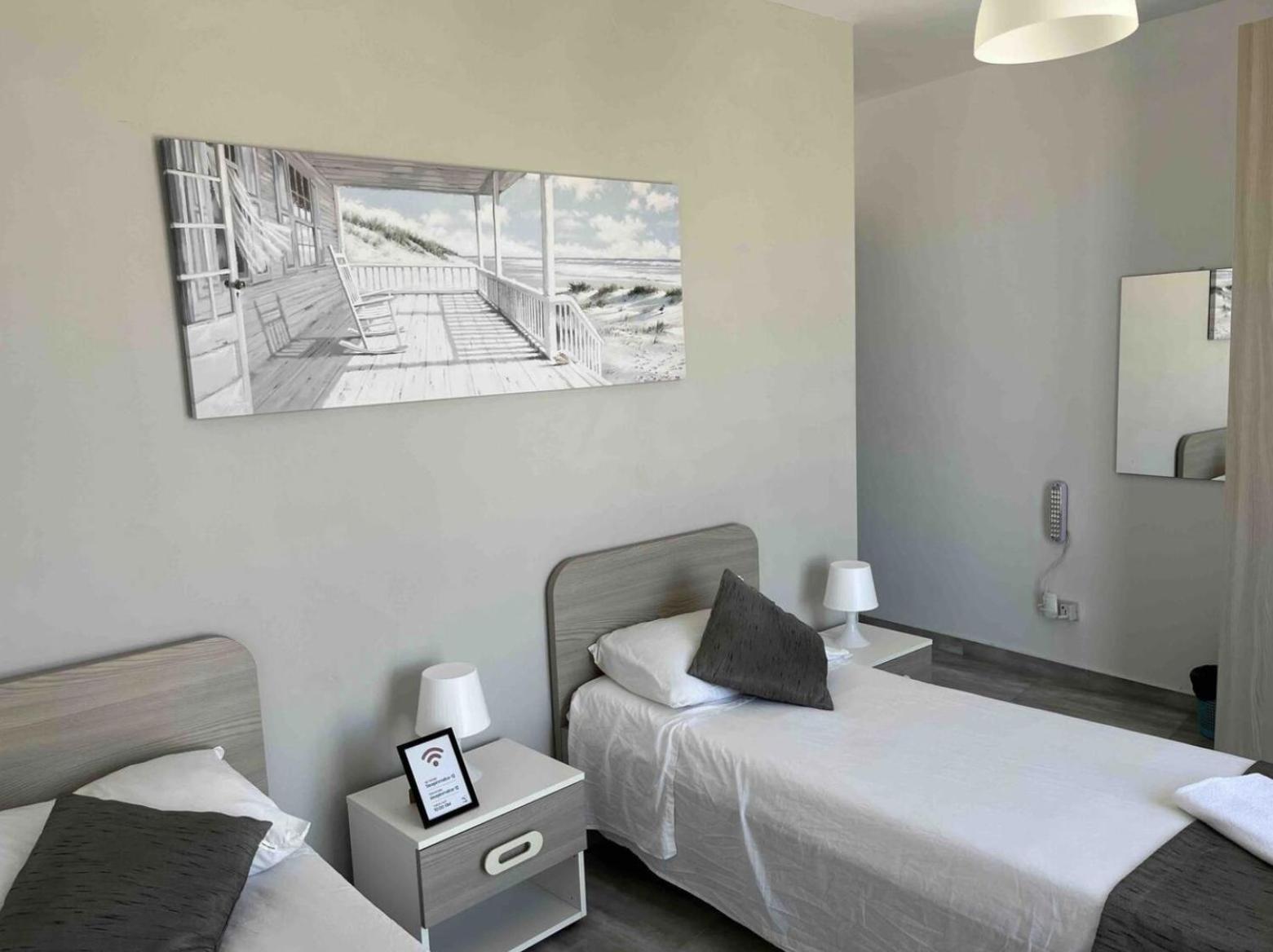 F12 Room 1, Private Room Two Single Beds Shared Bathroom In Shared Flat ムサイダ エクステリア 写真